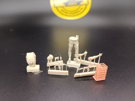 SRsf35018 1/35 333!  Командир батареи 'Град' Sarmat Resin