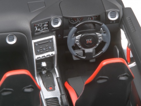 24300 Nissan GT-R Tamiya 24300 Nissan GT-R Tamiya