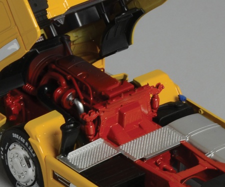 3898ИТ Грузовик Iveco Stralis Yellow Devil Italeri