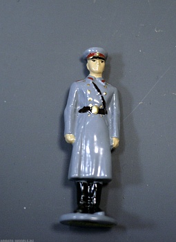 7-072 окрашеная фигура Офицер в фуражке. Зима. СА-75