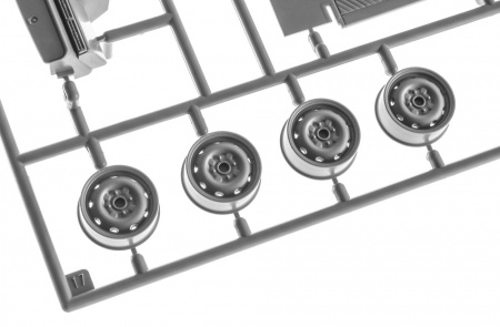 21144-Автомобиль ISUZU 117 COUPE EARLY VER Hasegawa