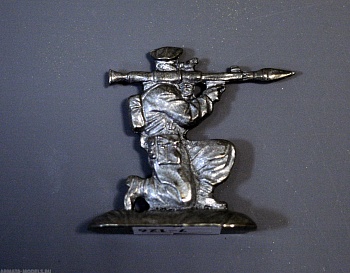 7-126 окрашеная фигура ВДВ. Десантник с РПГ