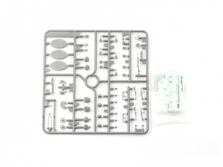 89767 Советский военный автомобиль газ 67Б с офицерами, пулеметчиками и вооружением, всего 8 фигур Tamiya