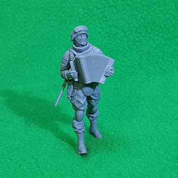 6017 фигурка Гармонист