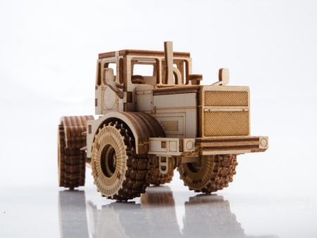 12201BAUMI Сборная модель Трактор К-700 Baumi