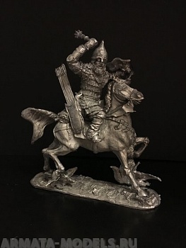 4056ТБ ВИМ, конный русский дружинник с шестопером и щитом, 54 мм, олово