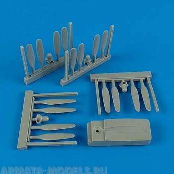 QB72329  B-24 Liberator Propeller w/Tool 1/72