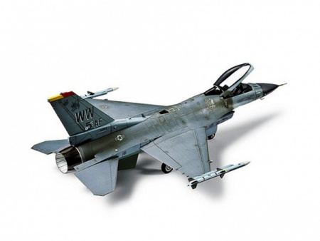 60786T F-16 CJ Fighting Falcon - Block 50 Tamiya