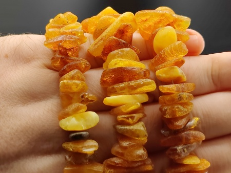 AAM0045 Бусы из необработанного янтаря 