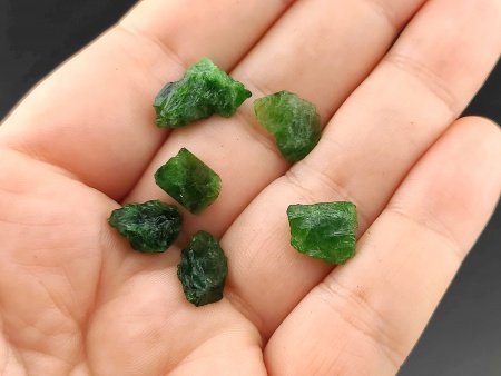 AAM0026 Хромдиопсид "Якутский изумруд" 5 грамм