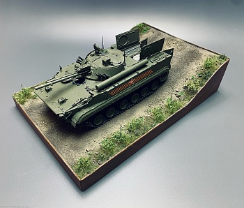 AM35754 Авторская подставка На учениях. Размер 20 на 30см.