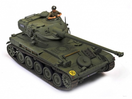 35349 Французский легкий танк AMX-13, с фигурой командира Tamiya 35349 Французский легкий танк AMX-13, с фигурой командира Tamiya