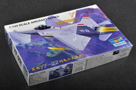 01331P Истребитель  Aircraft-YF-22 Lightning Trumpeter