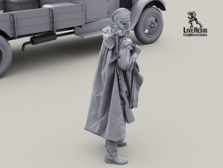 LRM35190 Девушка-зенитчица в карауле Live Resin