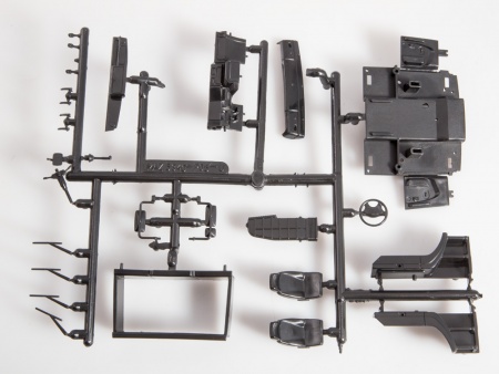 7069AVD Сборная модель МАЗ-5440 с полуприцепом МАЗ-9758 AVD Models