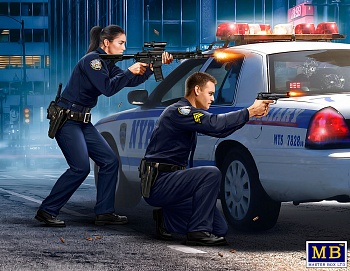 MB24064 Фигуры, Серия Ограбление, набор № 1. Сержант Джек Мелгоза и патрульный полицейский Салли Тейлор