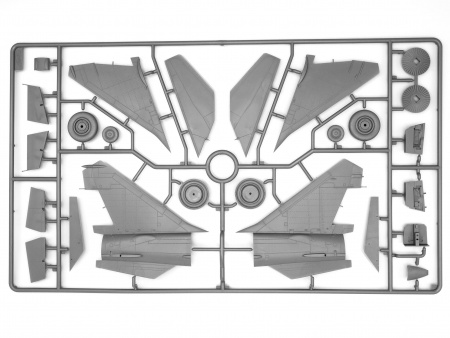 48901 МиГ-25 РБТ, Советский самолет-разведчик ICM