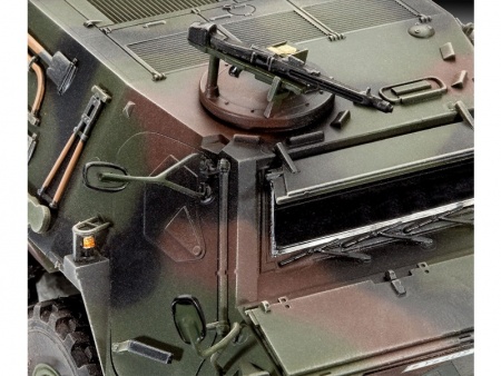 03256 Немецкий бронетранспортёр TPz 1 Fuchs Revell 03256 Немецкий бронетранспортёр TPz 1 Fuchs Revell