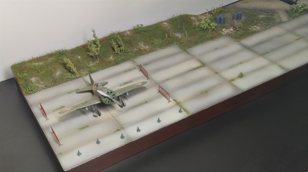 HE-48030 Подставка Аэродром Размер 74х35см