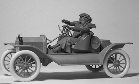 24026 Model T 1913 Speedster с американскими автоспортсменами ICM