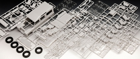 67047RE Набор Автомобиль Land Rover Series III Revell