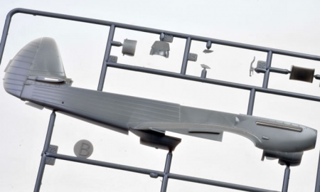 4817 Советский истребитель Як-1Б (Soviet fighter Yak-1b) Звезда