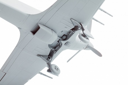 7322 Британский истребитель Хоукер Харрикейн IIC Звезда