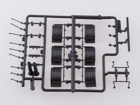 Сборная модель Полуприцеп-контейнеровоз МАЗ-938920 AVD Models