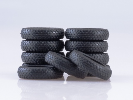 1257KIT Сборная модель ЗИЛ-133Г4 бортовой (с тентом) AVD Models