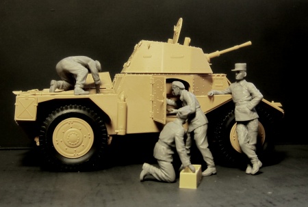 35381 Panhard 178 с французским экипажем бронеавтомобиля ICM 35381 Panhard 178 с французским экипажем бронеавтомобиля ICM