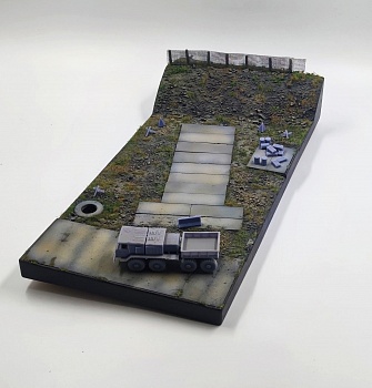 HE-72165 Подставка граница на замке (Аксессуары в комплекте) Размер 47*25*13см