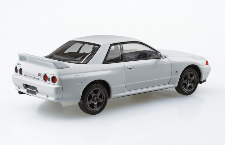 06354 Nissan Skyline GT-R R32 (Crystal White) Aoshima