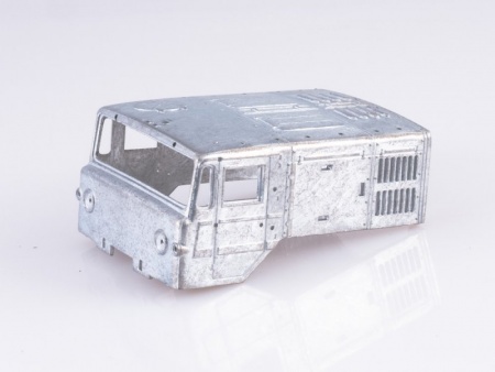 7054AVD Сборная модель МАЗ-537 с полуприцепом ЧМЗАП-5247Г AVD Models