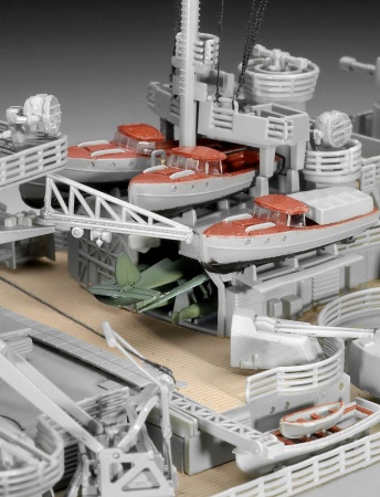 05040 Корабль линейный Bismarck, 2-ая МВ, немецкий Revell