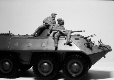 35637 Фигуры Советские десантники на бронетехнике (1979-1991) ICM