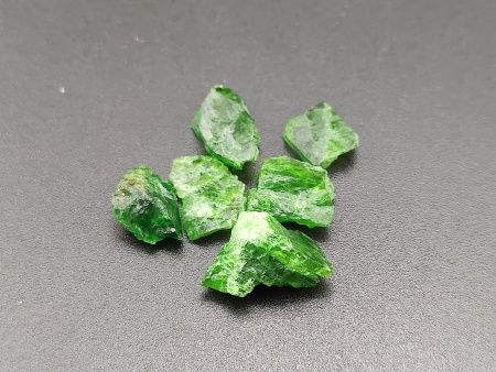 AAM0026 Хромдиопсид "Якутский изумруд" 5 грамм