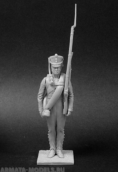 CHM-54217(M). Рядовой пехотных (или егерских) полков, Россия 1812-14 гг. 54 мм. Материал - белый металл.