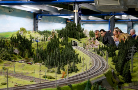 011ee007 15 см. макет ели