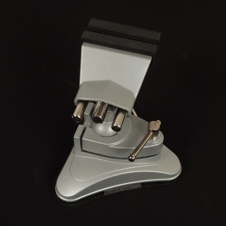 MW-2139 Тиски на присоске для обработки модельных принадлежностей