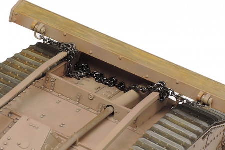 30057 Английский танк Mk.IV Male с пятью фигурами (набор 35339). В комплекте моторчик с редуктором. Tamiya