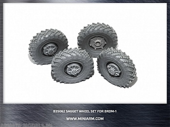 35062 БРДМ-1 набор колес,4шт  для моделей Трумпетер