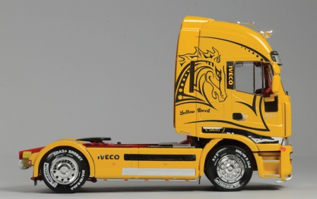 3898ИТ Грузовик Iveco Stralis Yellow Devil Italeri