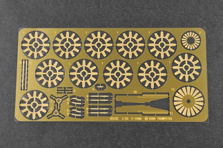 03221P Истребитель F-100C Super Sabre Trumpeter