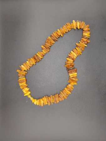 AAM0045 Бусы из необработанного янтаря 