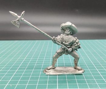 4234ТБ ВИМ, пеший ландскнехт бьет алебардой стоя, 54 мм