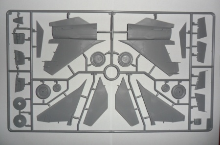 48904 МиГ-25 РБФ, Советский самолет-разведчик ICM