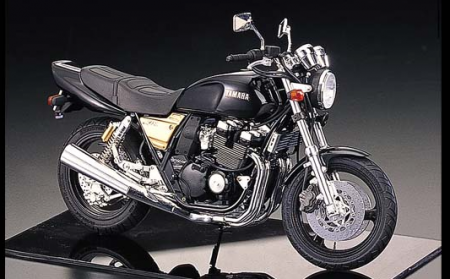 04179 Yamaha XJR400 Aoshima