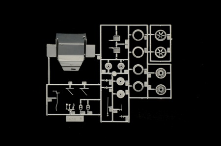 3648ИТ Автомобиль PORSCHE 956 Italeri 3648ИТ Автомобиль PORSCHE 956 Italeri
