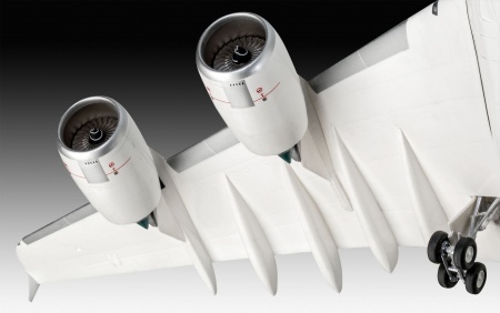 03872RE Самолет Airbus A380-800 Lufthansa New Livery Revell 03872RE Самолет Airbus A380-800 Lufthansa New Livery Revell