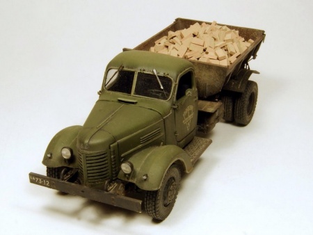 RIM35028 Советский самосвал ЗИС-ММЗ-585, масштаб 1/35 Red Iron